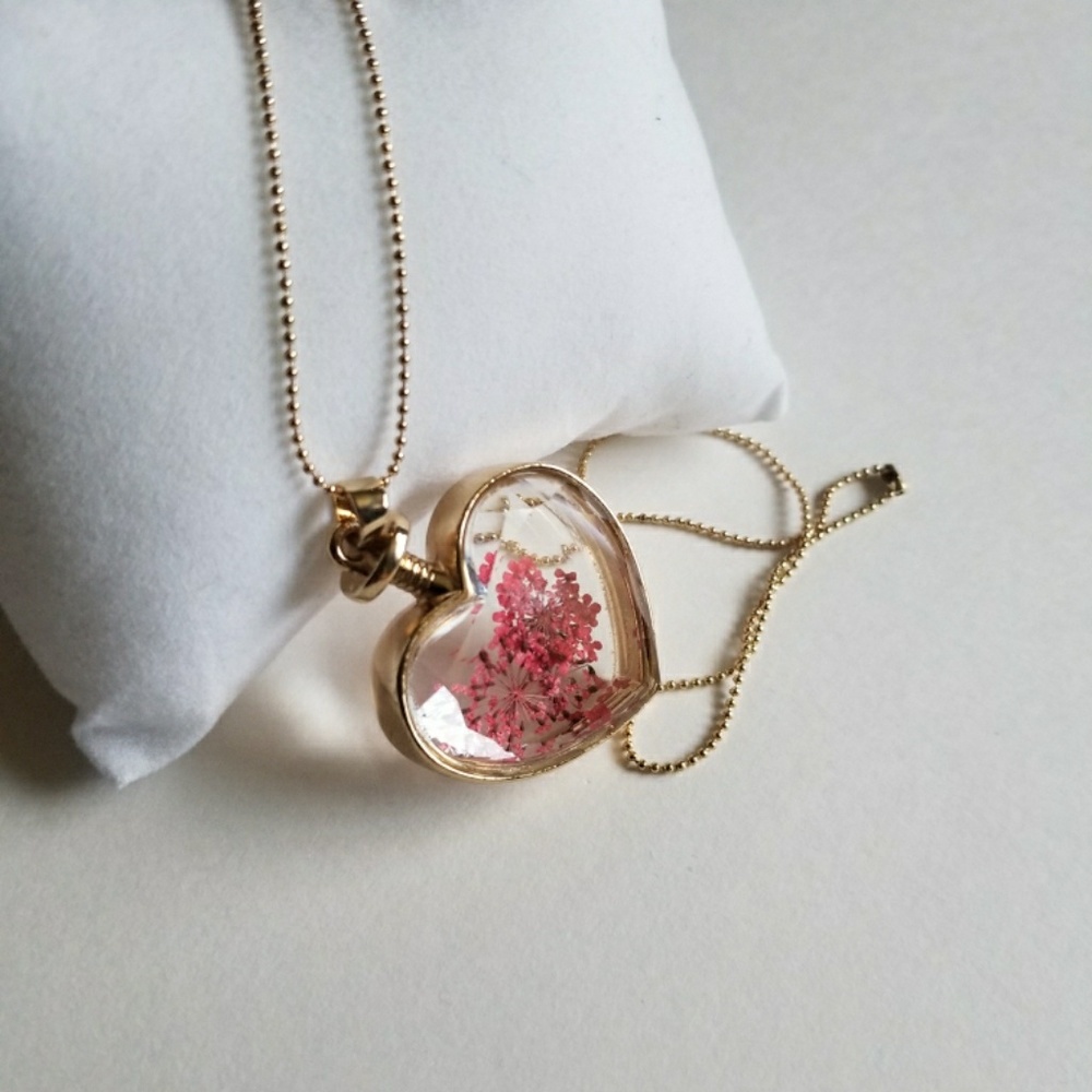 REAL FLOWER HEART SHAPED GLASS  PENDANT NECKLACE